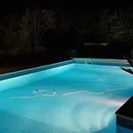 Spacieuse A Avec Piscine Et Jardin. Villa