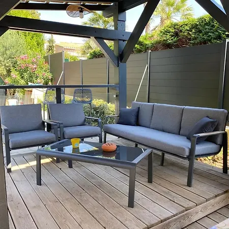 De 4 Avec Piscine Privee Jardin Clos Et Wifi A A 1 Km De La Villa Agde