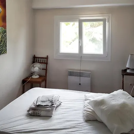 فيلة Spacieuse A Avec Piscine Et Jardin.