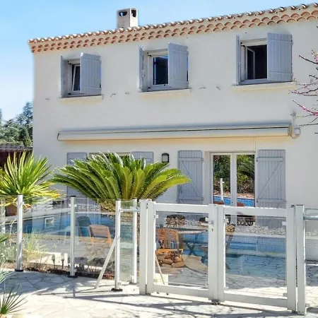 Spacieuse A Avec Piscine Et Jardin. *