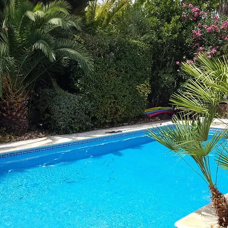 De 4 Avec Piscine Privee Jardin Clos Et Wifi A A 1 Km De La Villa